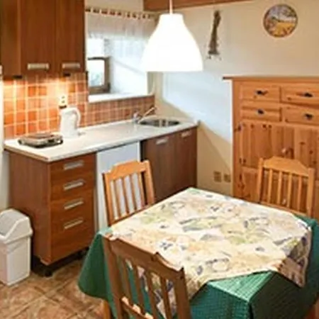 Jihocesky Statek דירה Dynín